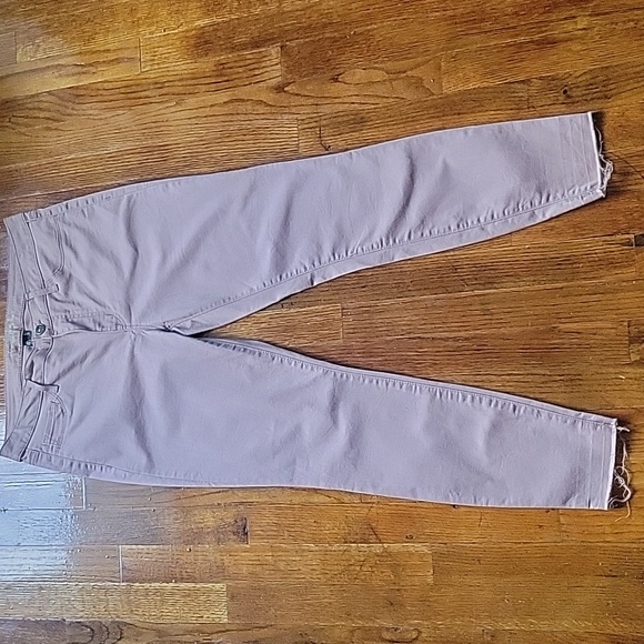 Cut out top and pink jeans outfit - Picture 5 of 8